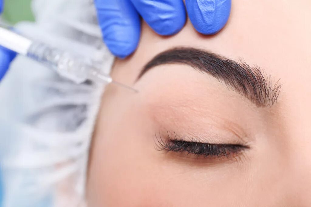 Brow lift. Ботокс для бровей. Ботокс и перманентный макияж. Brow-лифтинг.