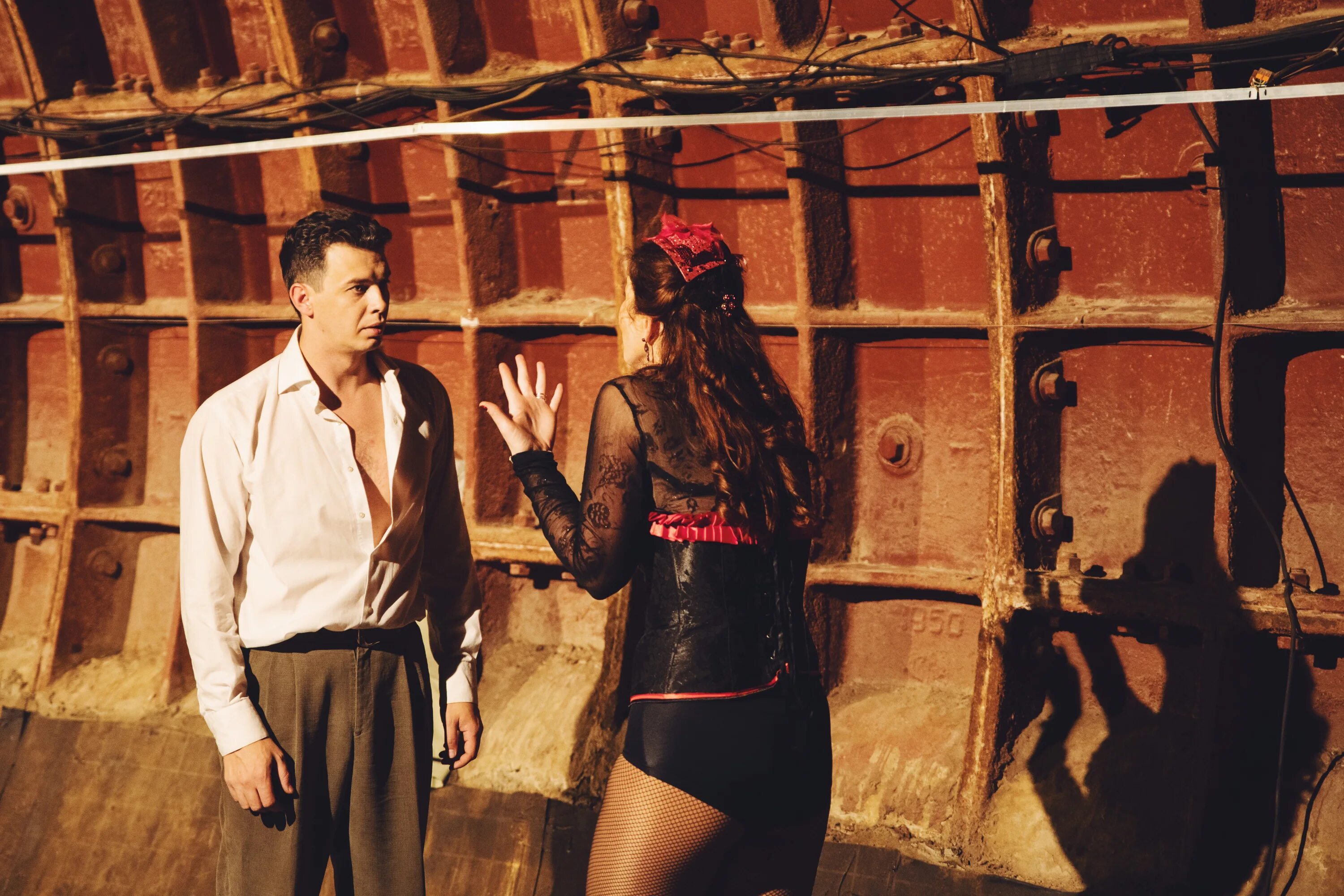 за закрытыми дверями фильм 2021. я иду тебя искать. эстель за закрытыми дверями. за закрытыми дверями спектакль спб. за закрытыми дверями 1.