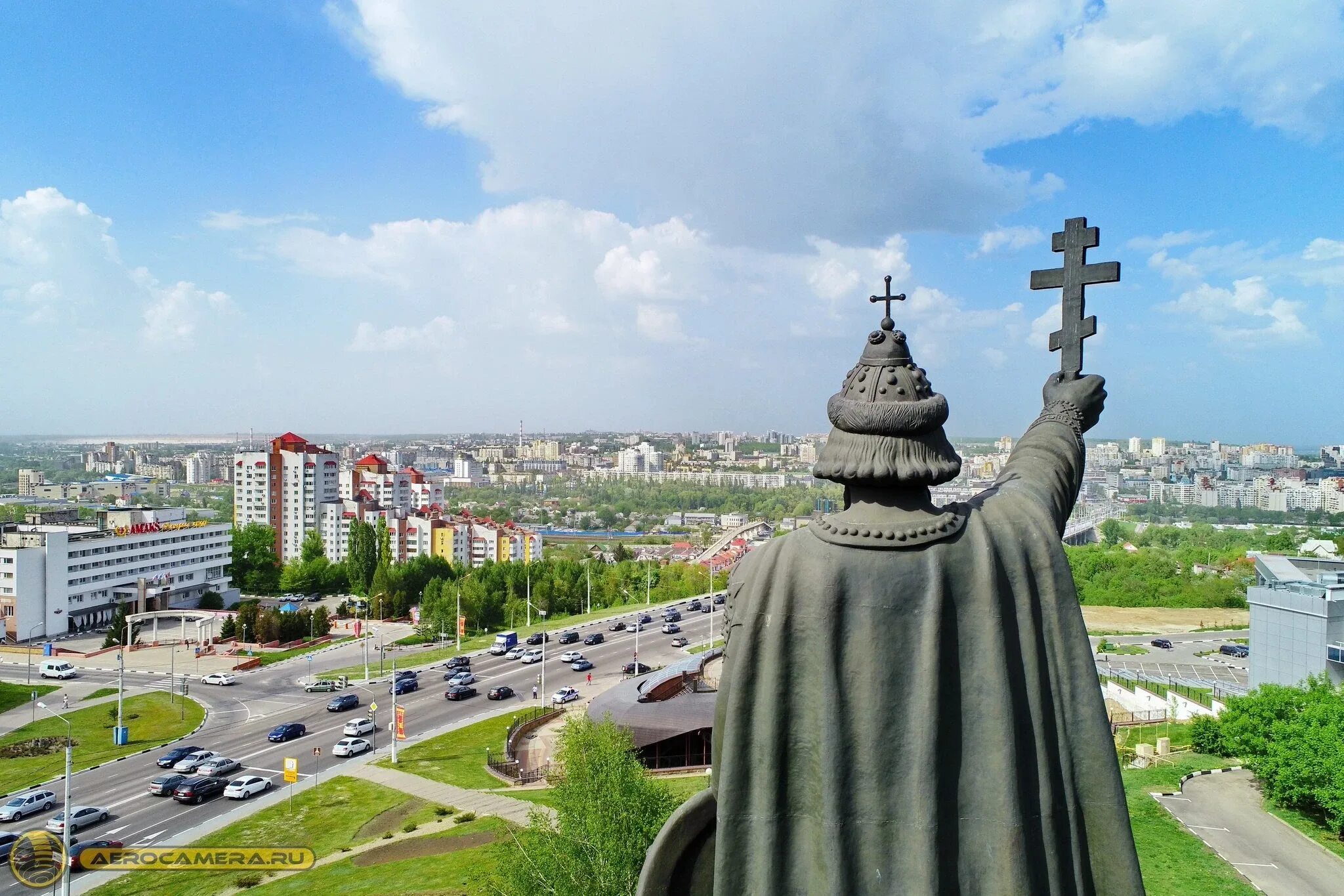 Лучшие в белгороде. Князь Владимир Белгород. Белгород город. Достопримечательности Белгорода князь Владимир. Памятник князю Владимиру в Белгороде.