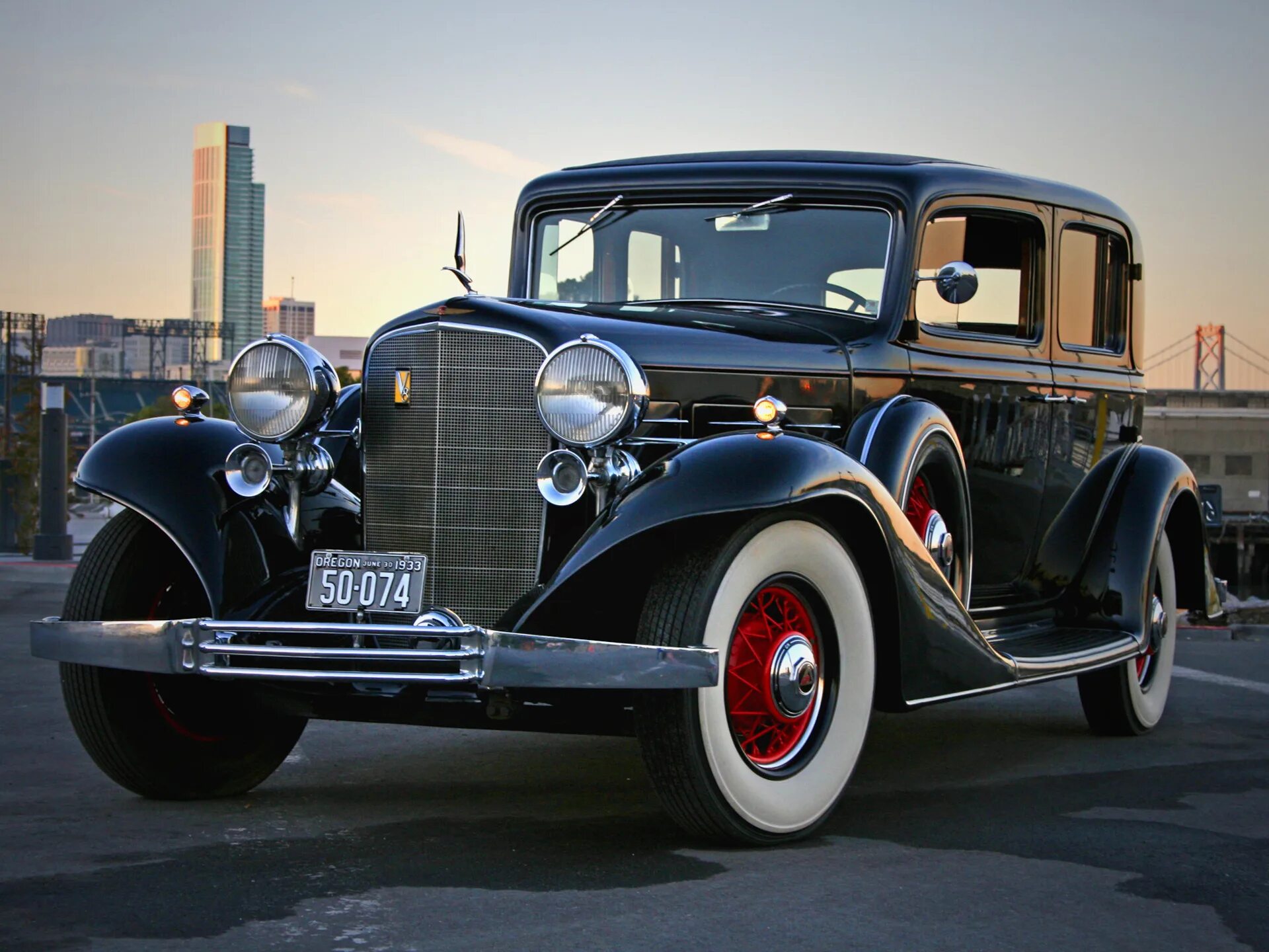 1933 Cadillac Town sedan. Cadillac v16 Imperial sedan 1933. Cadillac Fleetwood 1933. Cadillac 355c. Ретро автомобили 2024
