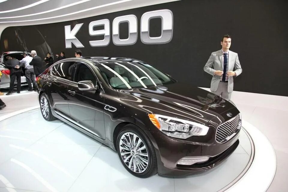 Модели премиум класса. Седан Kia к900. Kia k900 седан (Premium). Kia Quoris. Киа к 900 2015.