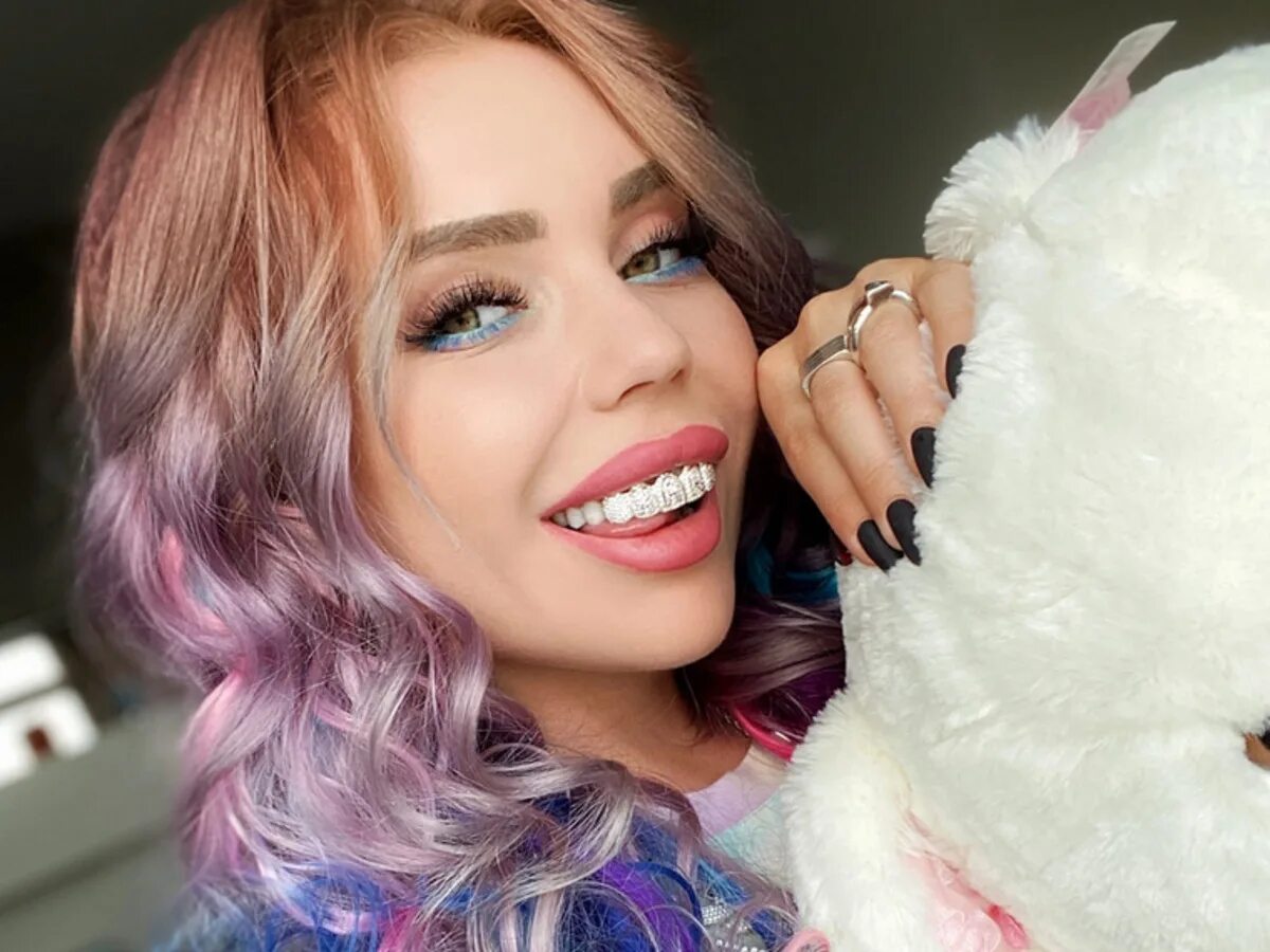 кариной кросс