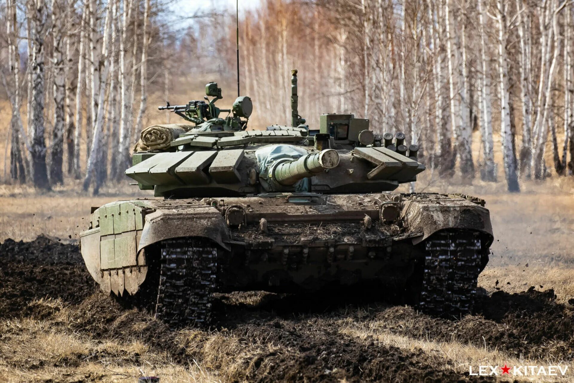 Новый танк т 72 б3. Т-72б3. Т-72б3 2016. Т-72б3 2011. Экипаж танк 72