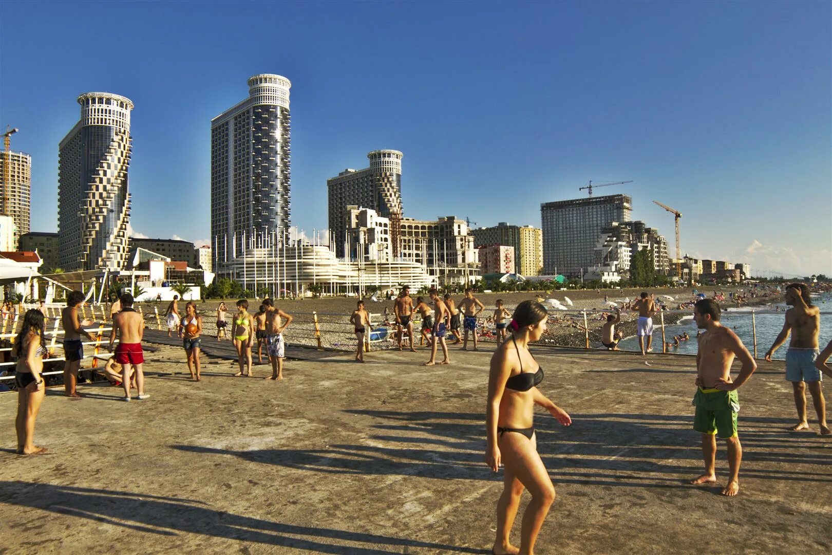 Грузия Батуми пляж. Батуми центр пляж. Пляж в Батуми Orbi. Батуми 2023 лето.