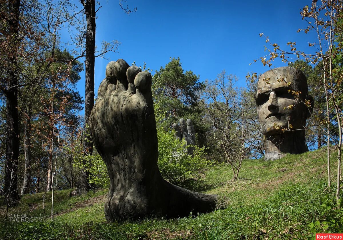 Загадочный район. Памятник Рублевские зори Колокша. Колокшанский истукан. Колокшанский истукан Владимирская. Рублевские зори Владимирская область памятник.