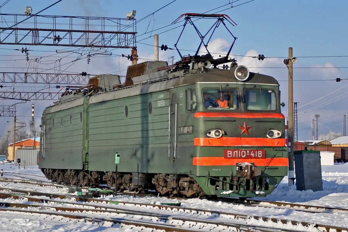 вл10 электровоз. вл10. рыбацкое 2007 вл10. 8 зелёные на бмо. электровоз вл 9.