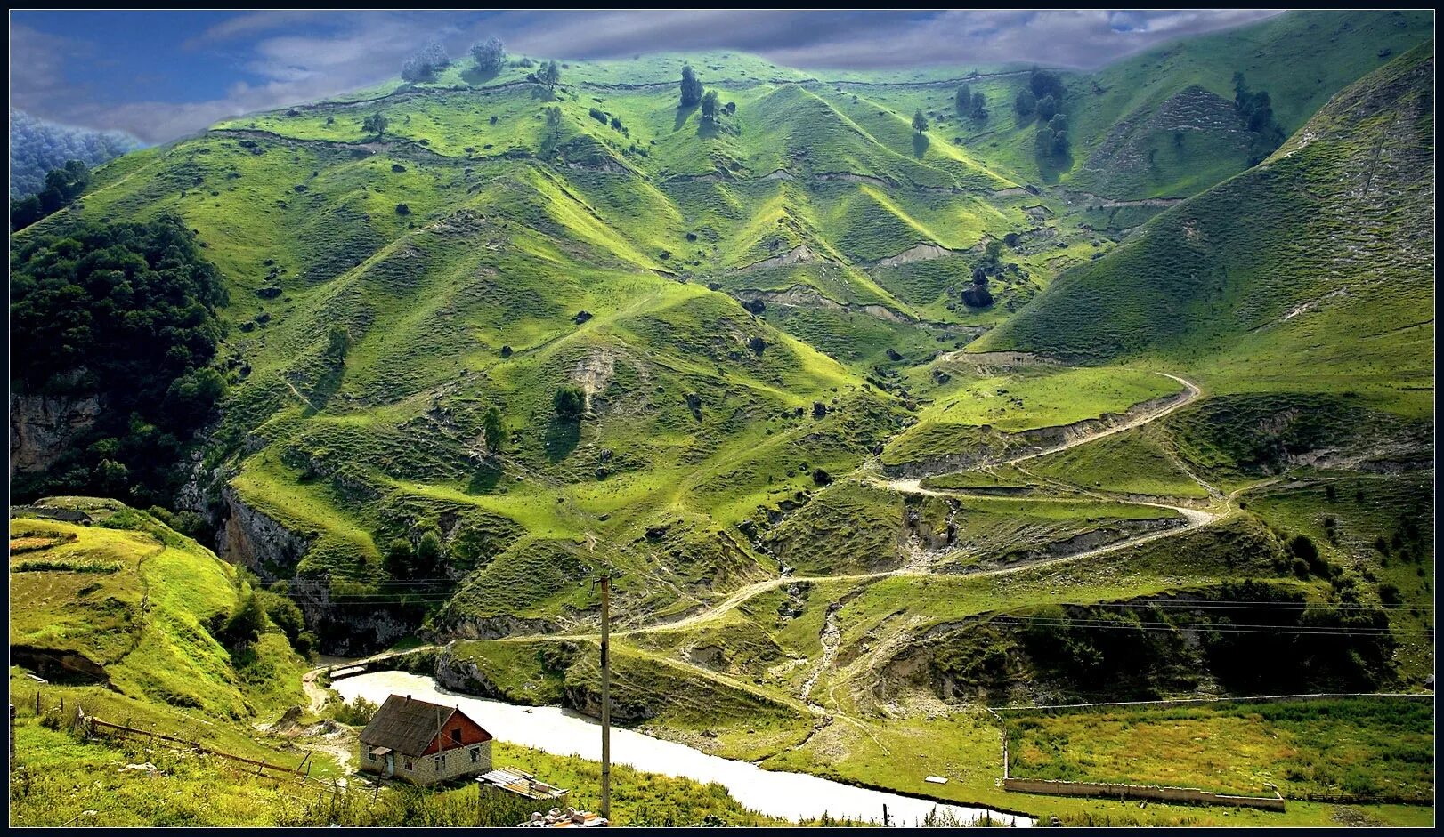 Село былым. Чегемское ущелье Кабардино Балкария. Долина Нарзанов Кабардино-Балкария Чегем. Кавказ Чегемское ущелье. Ущелье Чегем Чегемское.