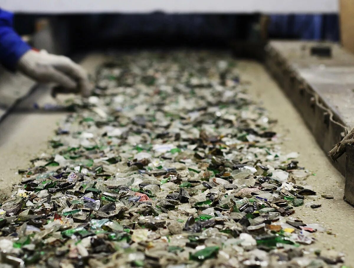 Переработать картинки. Рециклинг отходов. переработка стекла картинки. стеклянные отходы.