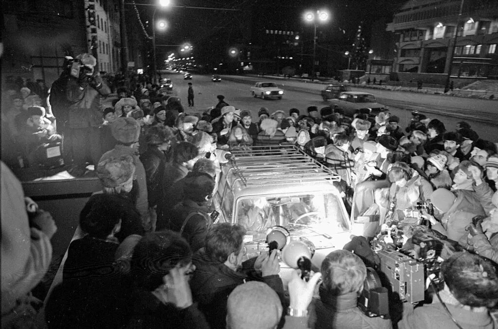 Декабрь 1986. Возвращение Сахарова из Горького в Москву. Москва декабрь 1986 год. 23 Декабря 1986. 29 декабря 1986