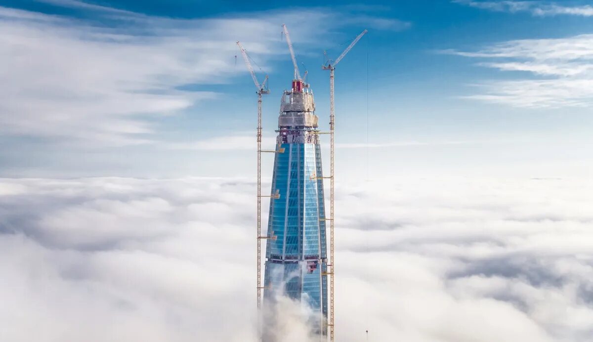 Высота лахта центра. Лахта центр самое высокое здание Европы. Лахта центр высота 462м этажей. Высота башни Лахта центр. Лахта центр смотровая площадка.