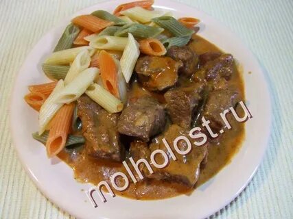Гуляш из свинины калории