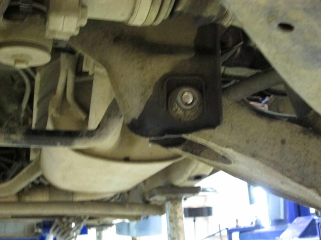 кронштейны крепления ниссан патфайндер r50. трапеция дворников ниссан патфайндер. дворник стеклоочистителя pathfinder r51. трапеция патфайндер. щетки nissan pathfinder r51.