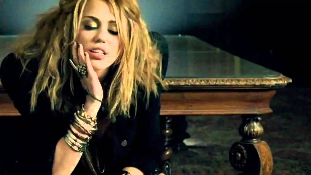 Майли сайрус who owns my. Майли сайрус who owns. miley cyrus who owns my heart. who owns my heart. miley cyrus 2010 can t be tamed.