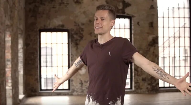Дудь татуировки. Юрий дудь тату. даниил дудь. юрий дудь татуировки алена. тату дудя алена.