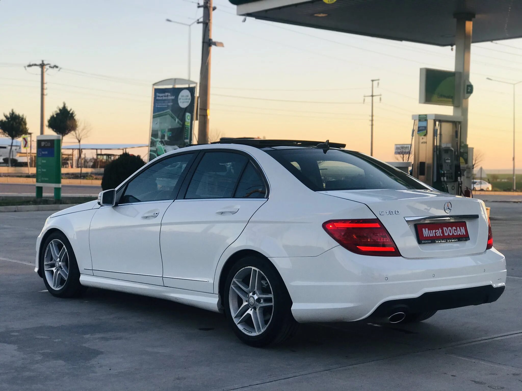 Купить б/у Mercedes-Benz C-Класс III (W204) Рестайлинг 180 BlueEFFICIENCY 1.8 AT