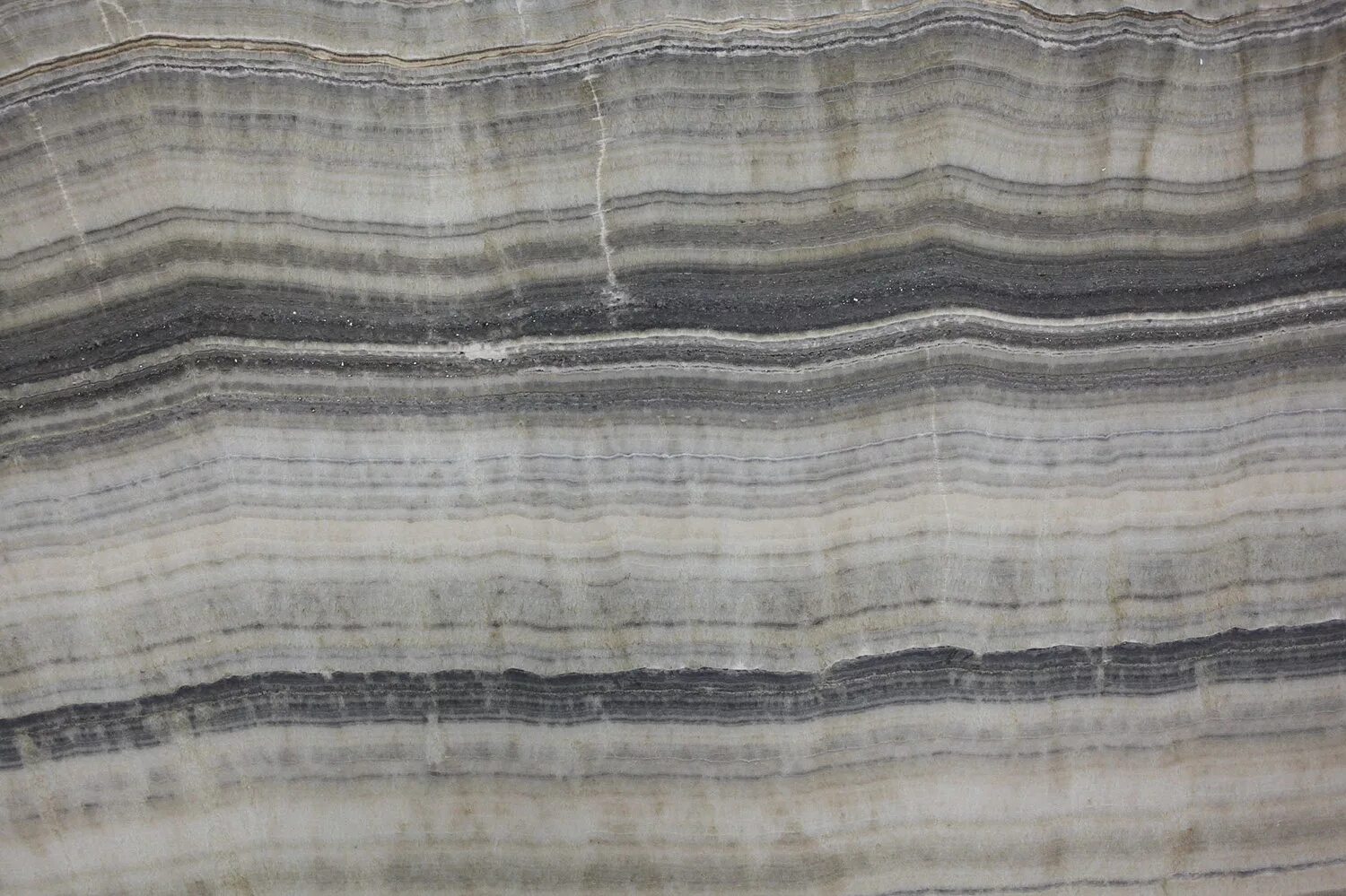 Оникс грей. Onyx Grey. Grey Onyx natural Stone. Полосатый белый серый Оникс. Cooper Dune Granit.