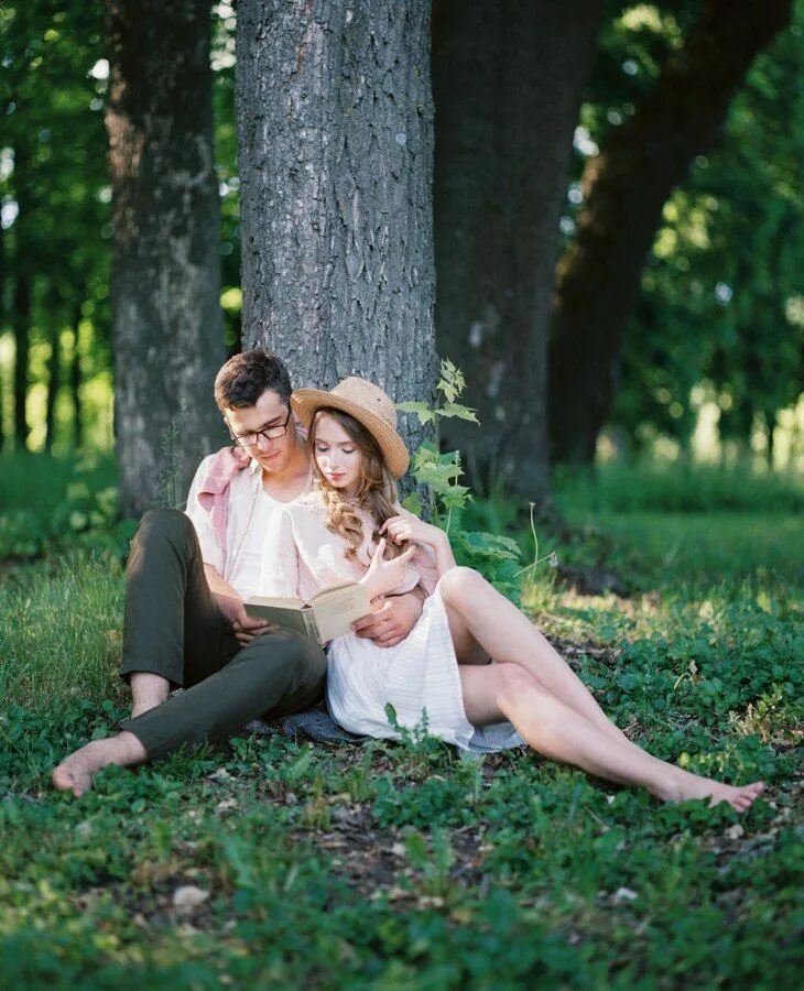 Лав стори фотосессия на природе. Лав стори на природе летом. Фотосессия Love story на природе. Лав стори фотосессия на природе летом. Пикник пары