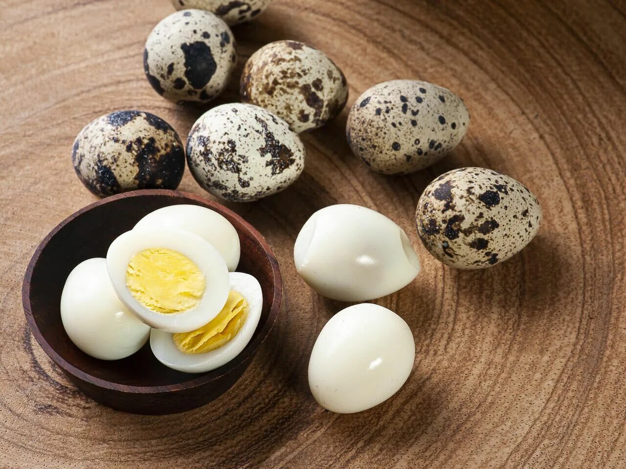 Сколько надо варить перепелиные. Яйцо перепелиное. Перепелиные яйца Белореченское. Краска для перепелиных яиц. Перепелиные яйца и сальмонеллез.