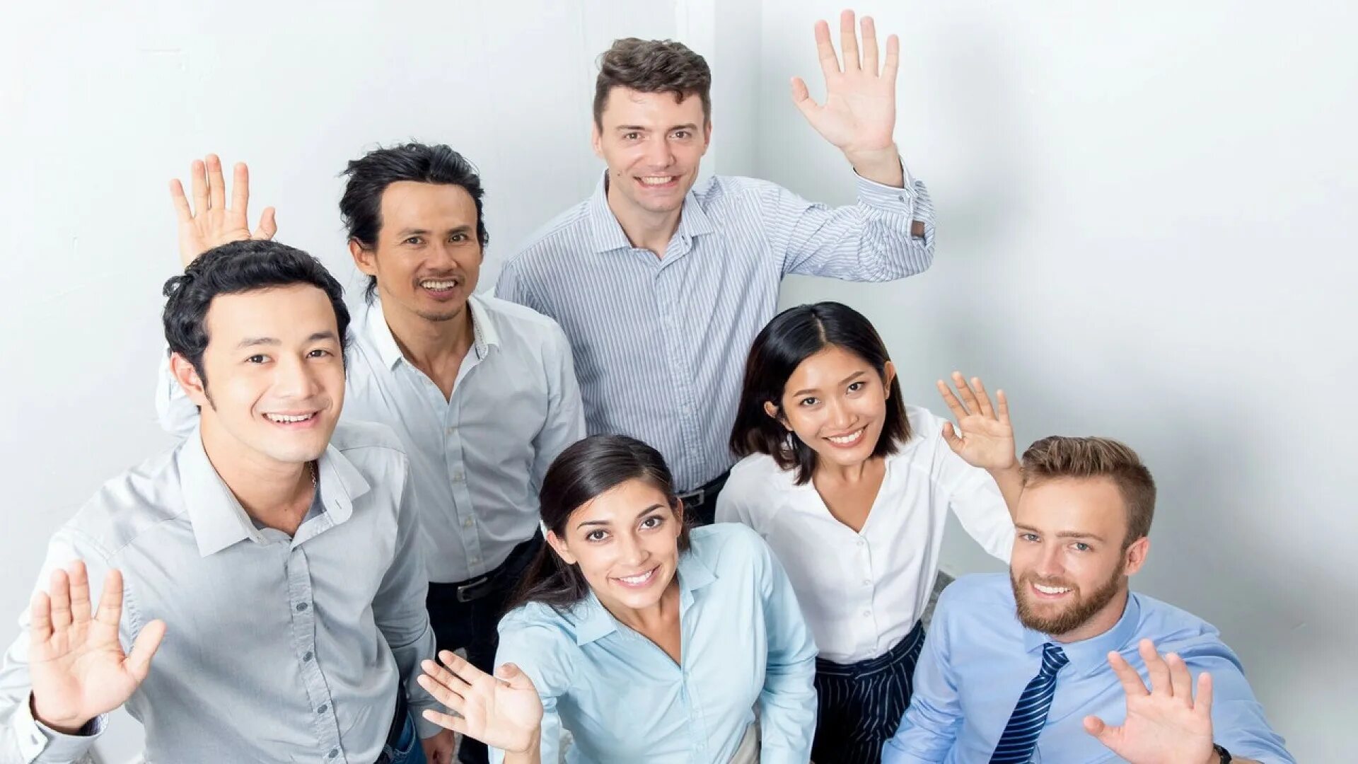 Приветствия на английском для детей. Дружелюбный человек. Дружеские обнимашки. Люди здороваются. Уважение к человеку это.