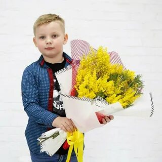 Подарю мимозу маме