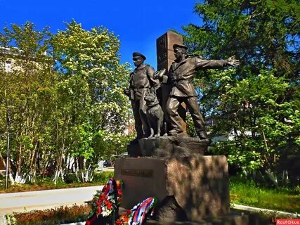 Сколько памятников в мурманске