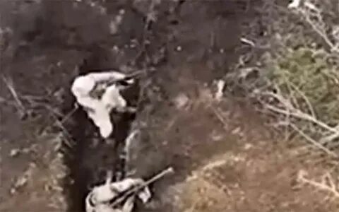 Видео расстреляли в окопе