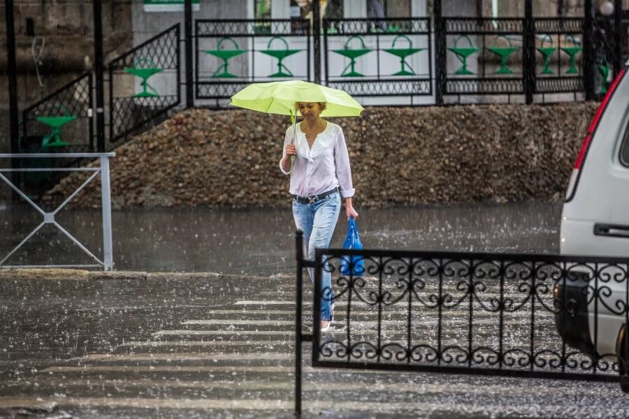 Можно ли красить в дождь на улице. Северный дождь. дождь в новосибирске. пройдут небольшие дожди. погода испортилась.