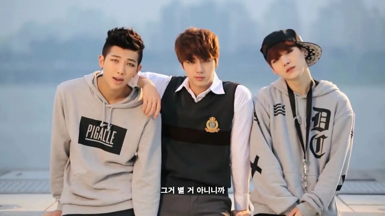 Bts мальчик. Шуга монстр бтс. бтс дебют. bts 2013 дебют шуга. бтс шуга 2013.