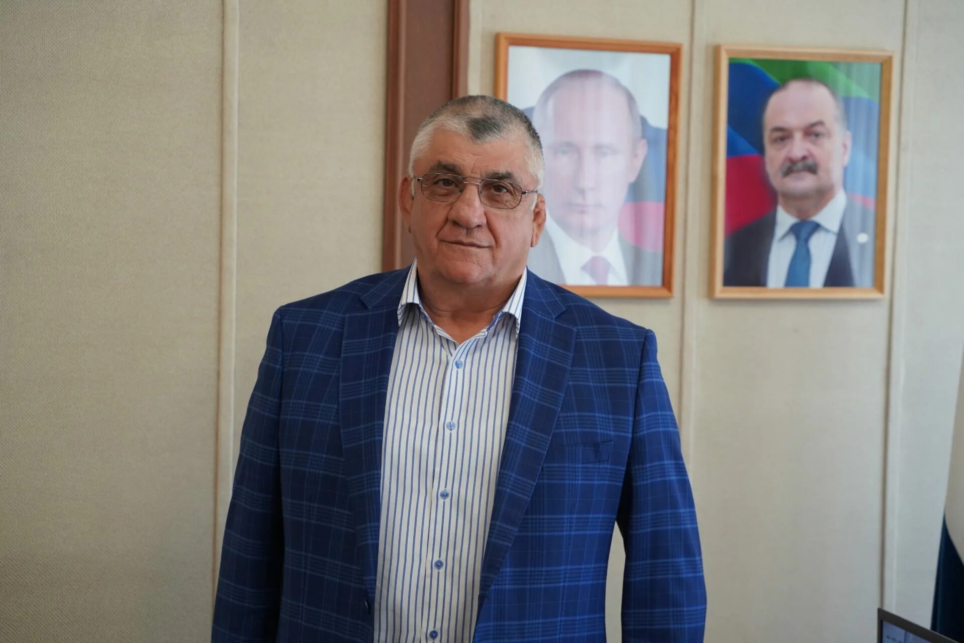 Глава администрации города кизилюрт. Патахов малик абдурахманович. Глава кизилюрта. Мэр кизилюрта уцумиев. Глава кизилюрта.