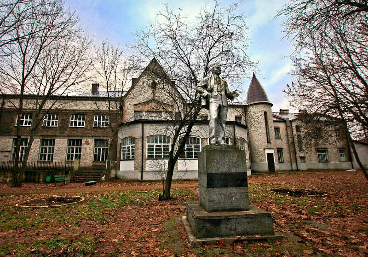 Белые столь. Белые столбы московская область. Поселок белые столбы. Белые столь. Белые столбы жд станция.