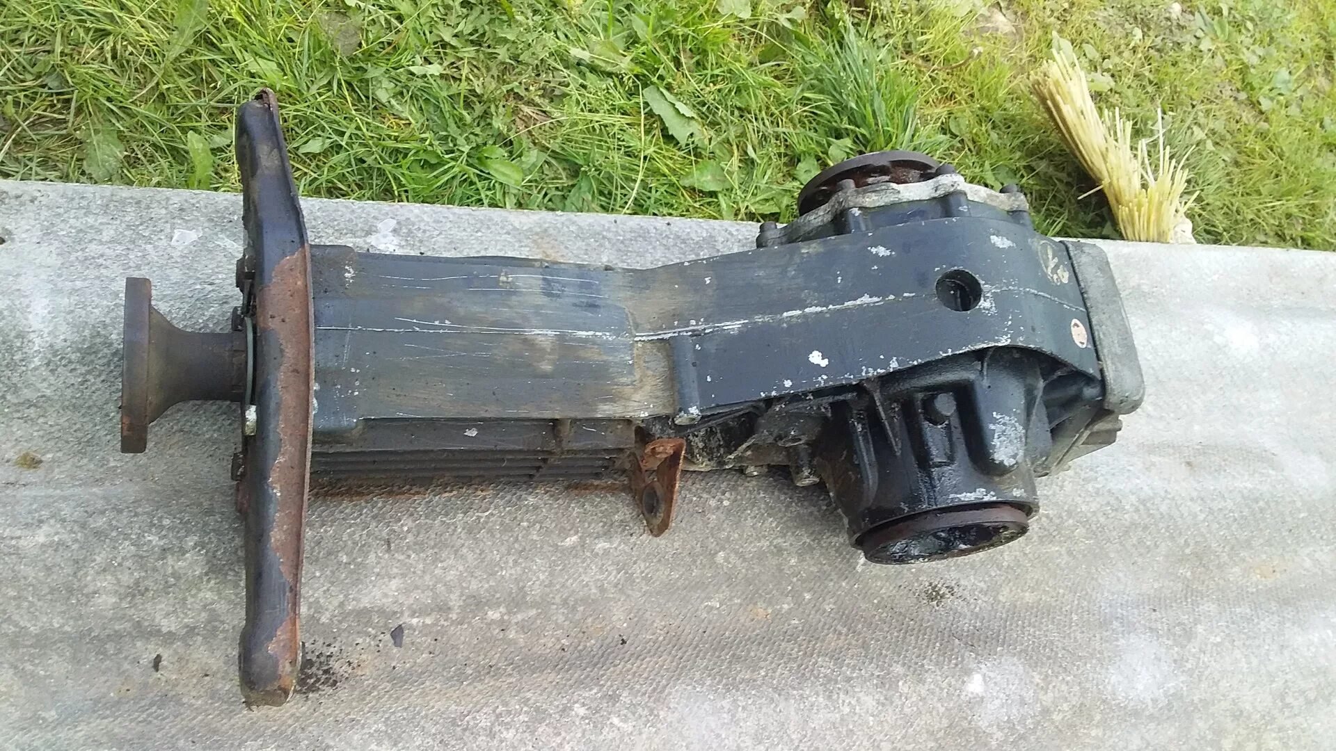 Редуктор ауди 100 с блокировкой. Задний редуктор ауди s4 c4. Редуктор задний ауди 100 с4. Редуктор с торсен ауди 100 с4. Редуктор заднего моста ауди 100 с4.