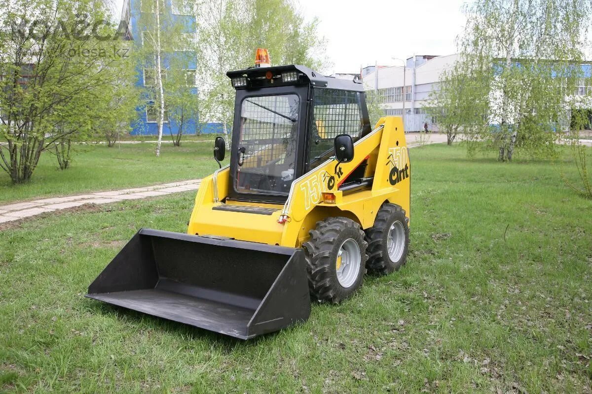Раскат фронтальный погрузчик ant 3000. Мини погрузчик ant 750 чертеж. Мини погрузчик 750. Фронтальный погрузчик ant 3000. Ant 750 универсальный мини-погрузчик.