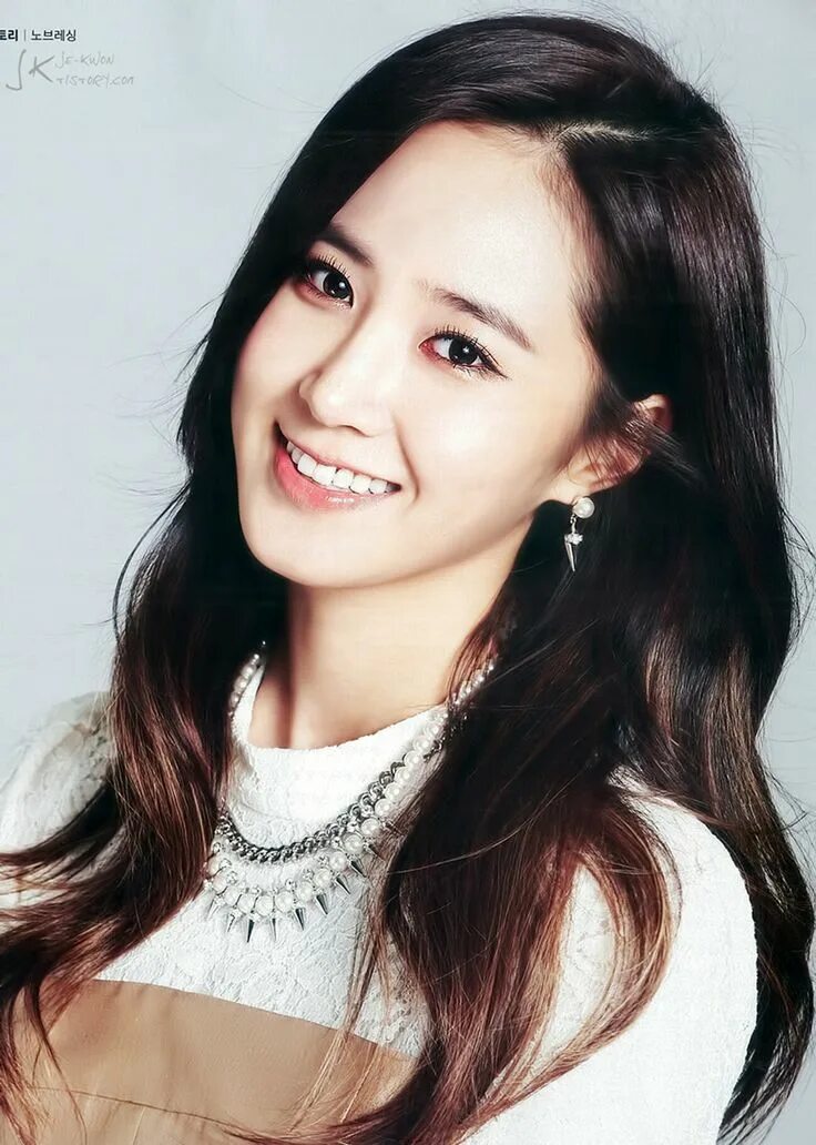 Kwon yuri. Квон юри певица. Саманта квон. Квон юри. Kwon star.