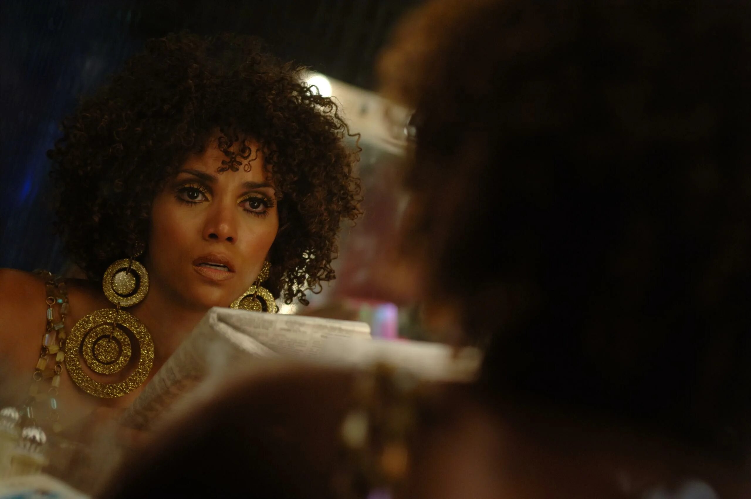 Алиса фрэнки. Фрэнки и элис фильм 2009. Фрэнки и элис фильм. Фрэнки и элис (2009). Холли берри 2009.