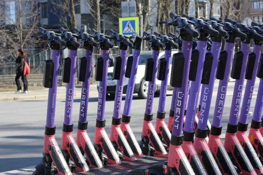 Самокаты рязань прокат приложение. Шеринг самокатов urent. электросамокат urent. самокаты urent спб. юрент 2025.
