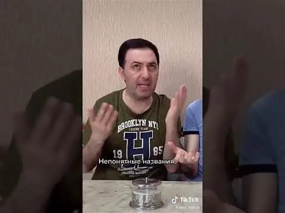 Слушать марата и арни. Слушать марата и арни. Арни мемы. Arnold schwarzenegger pumping iron. Слушать марата и арни.