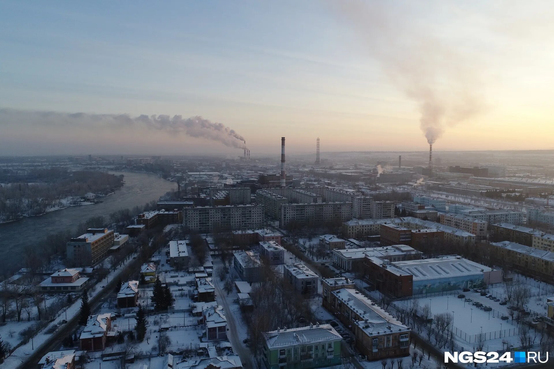 красноярск стал самым грязным городом в мире. загрязнённый красноярск. норильск загрязнение воздуха норильский никель. красноярск грязный город. грязный воздух красноярск.