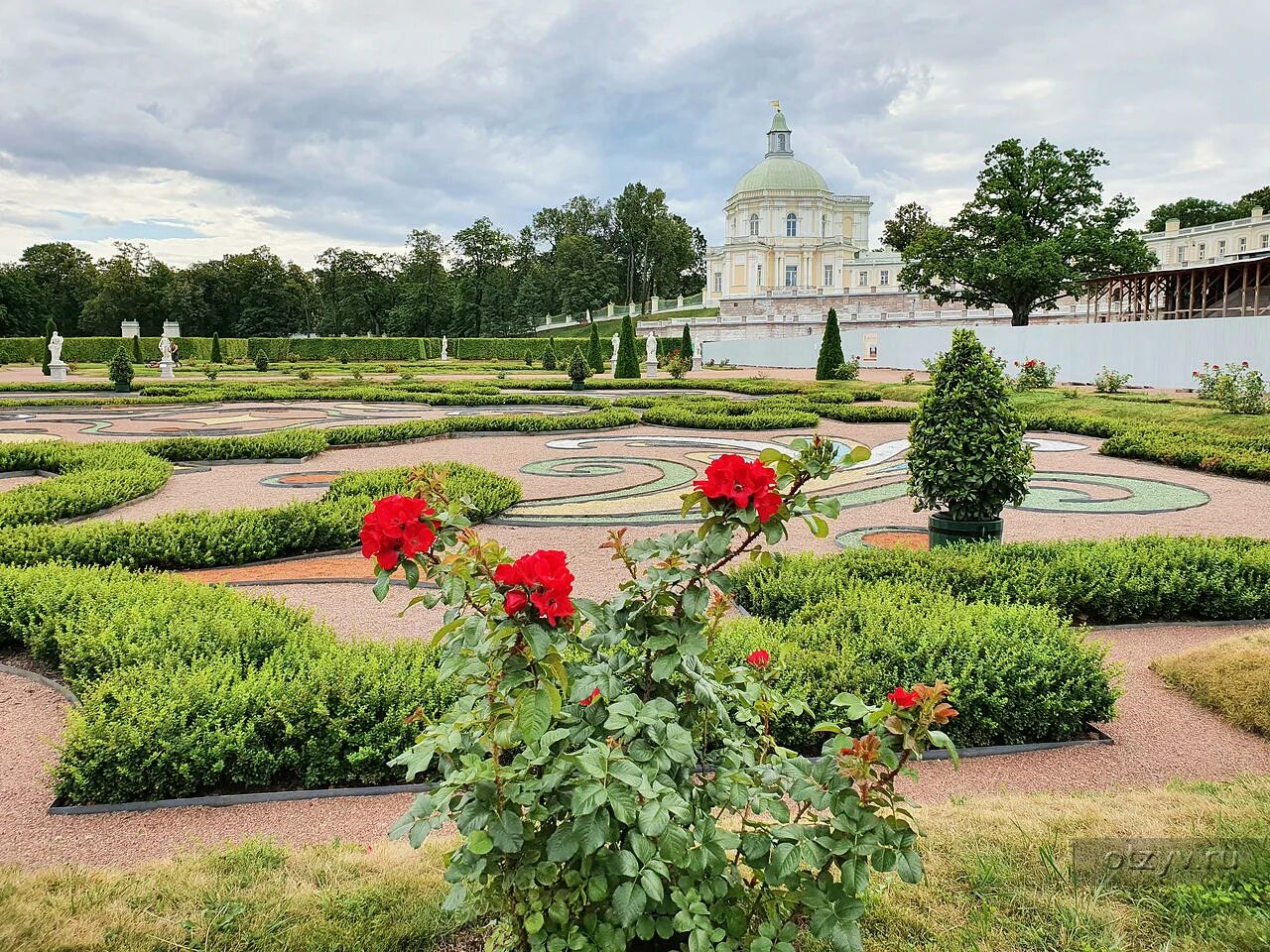 Окрестности ораниенбаума. Парк Ораниенбаум в Петергофе. Ломоносов город Ораниенбаум. Ораниенбаум оранжереи. Ораниенбаум дворцово-парковый ансамбль музей.