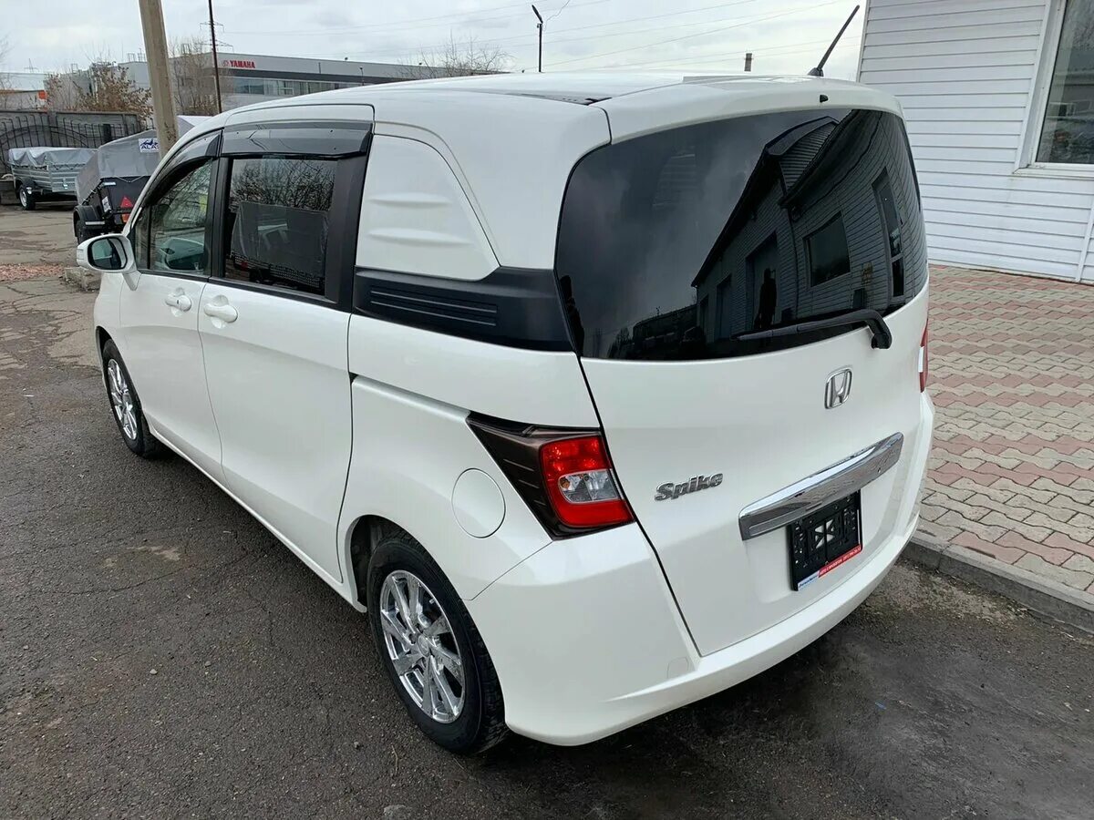 Honda freed 2011. Honda Spike 2011. Honda freed Spike. Хонда Спайк 2011 год.