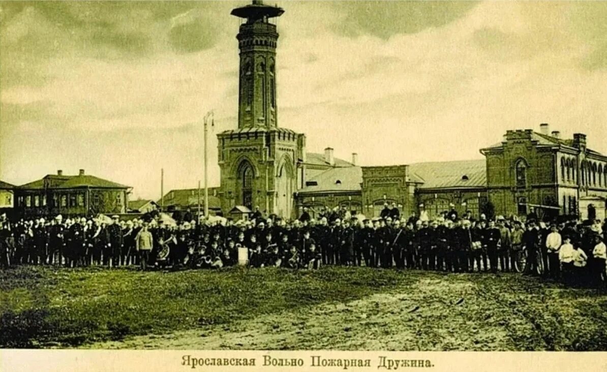 Ярославское пожарное общество ярославль. Пожарная каланча ярославль. ярославль пожарная каланча на красной площади. пожарное депо ярославль история. пожарная каланча семеновская ярославль.