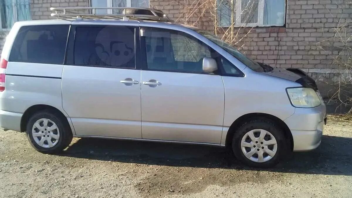 Toyota Noah 2002. Тойота праворукая 1999 года минивэн. Дром Тойота минивэн. Тойота минивен на букву п 2011 год.