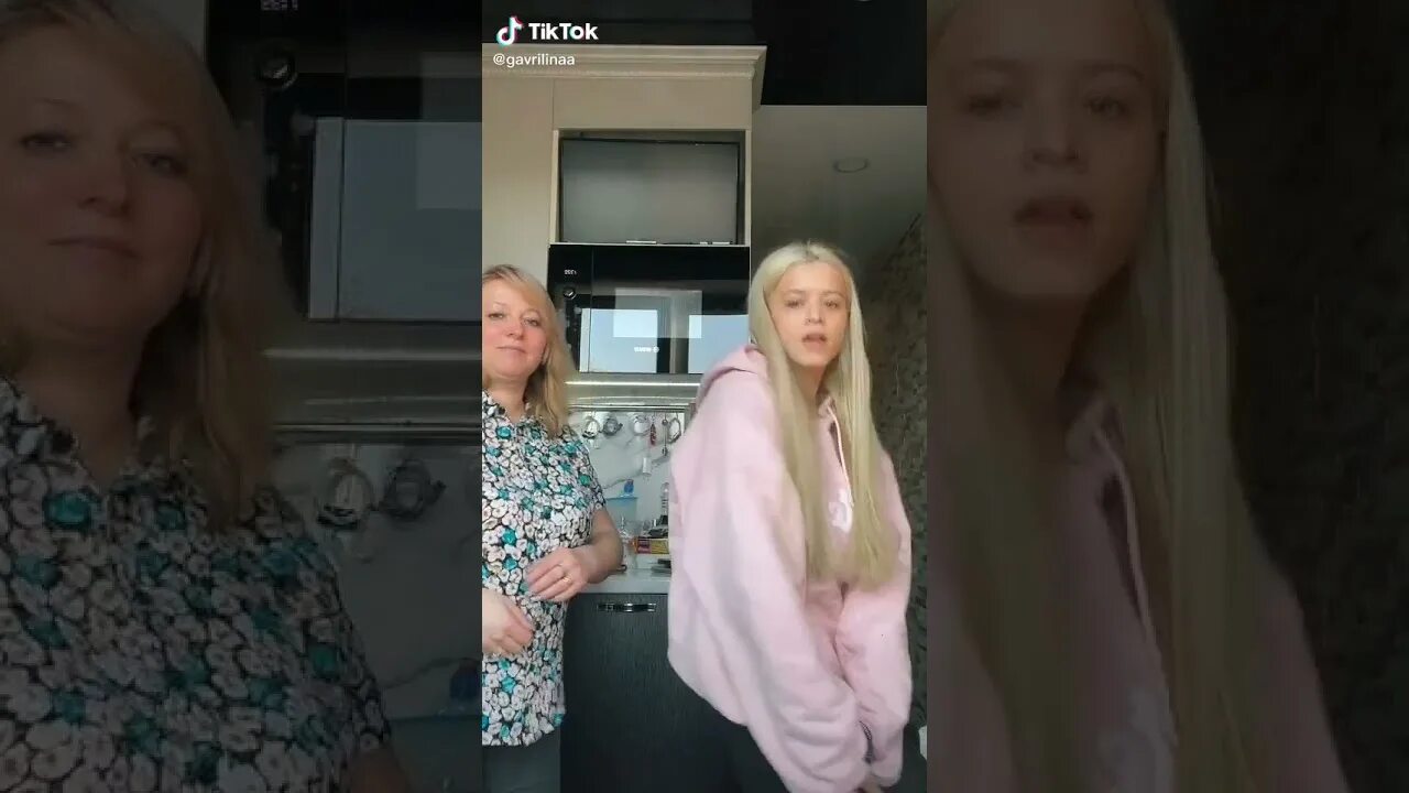 Мама юля села утром. Юля гаврилина с мамой. Родители юли Гаврилиной. Юля гаврилина родители.