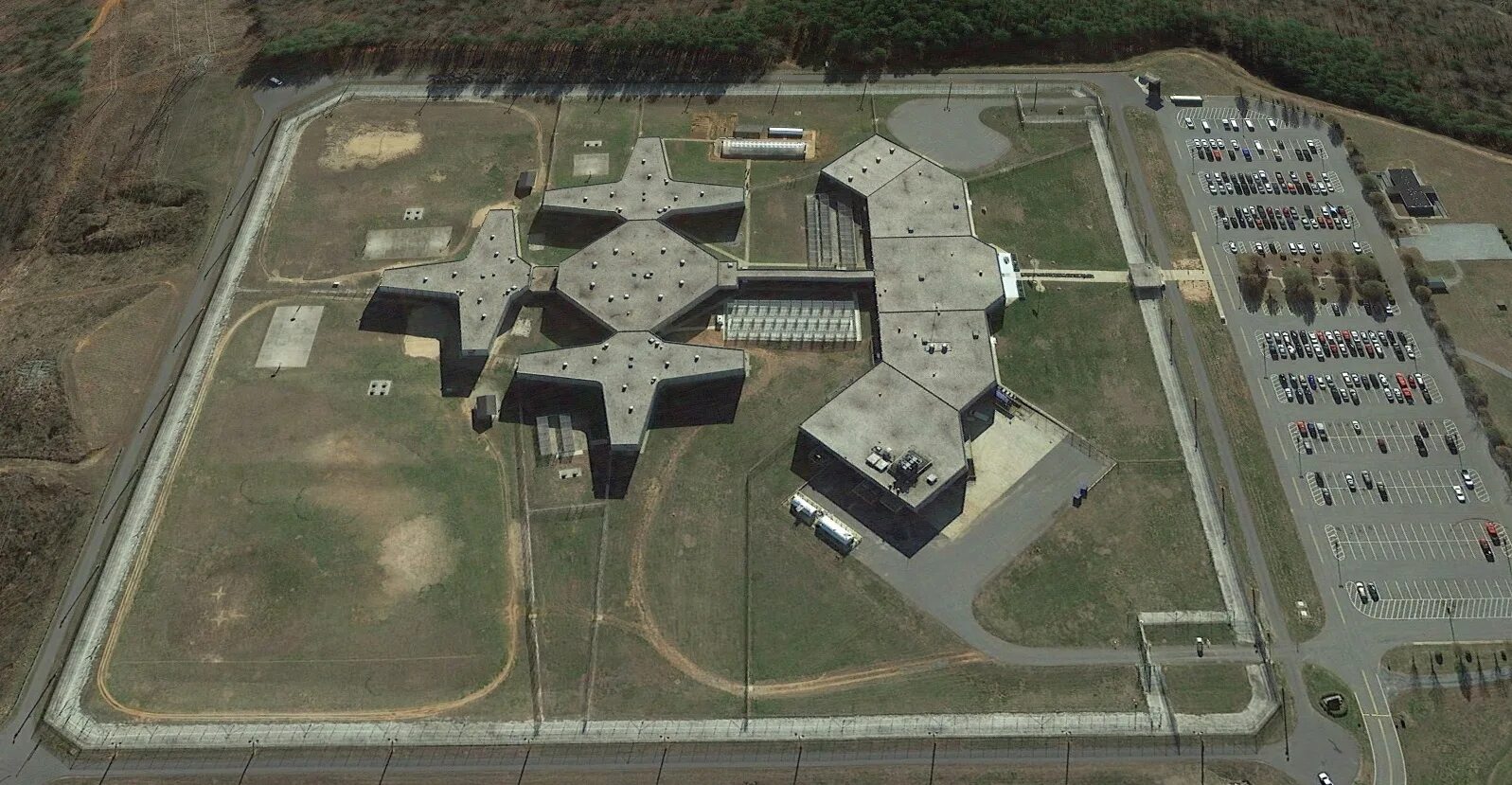 Winn correctional center. Essex county correctional facility. Департамент коррекции калифорнии. "essex county correctional facility"+tonypham. Adelanto.