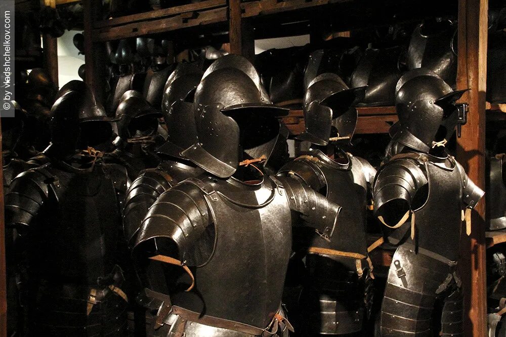 Сплошные доспехи. Железная бронь. Цельнометаллический доспех. Железная бронь. Рыцарский латный доспех.