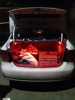 Лампочка в багажнике поло