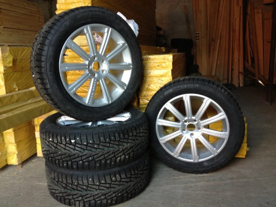 255 55 r20 зима. 265/50 R20 range Rover. 255/55 R20 зима range Rover. Резина зимняя для range Rover Sport 265*50 r20. 265 45 20 Рендж Ровер спорт.