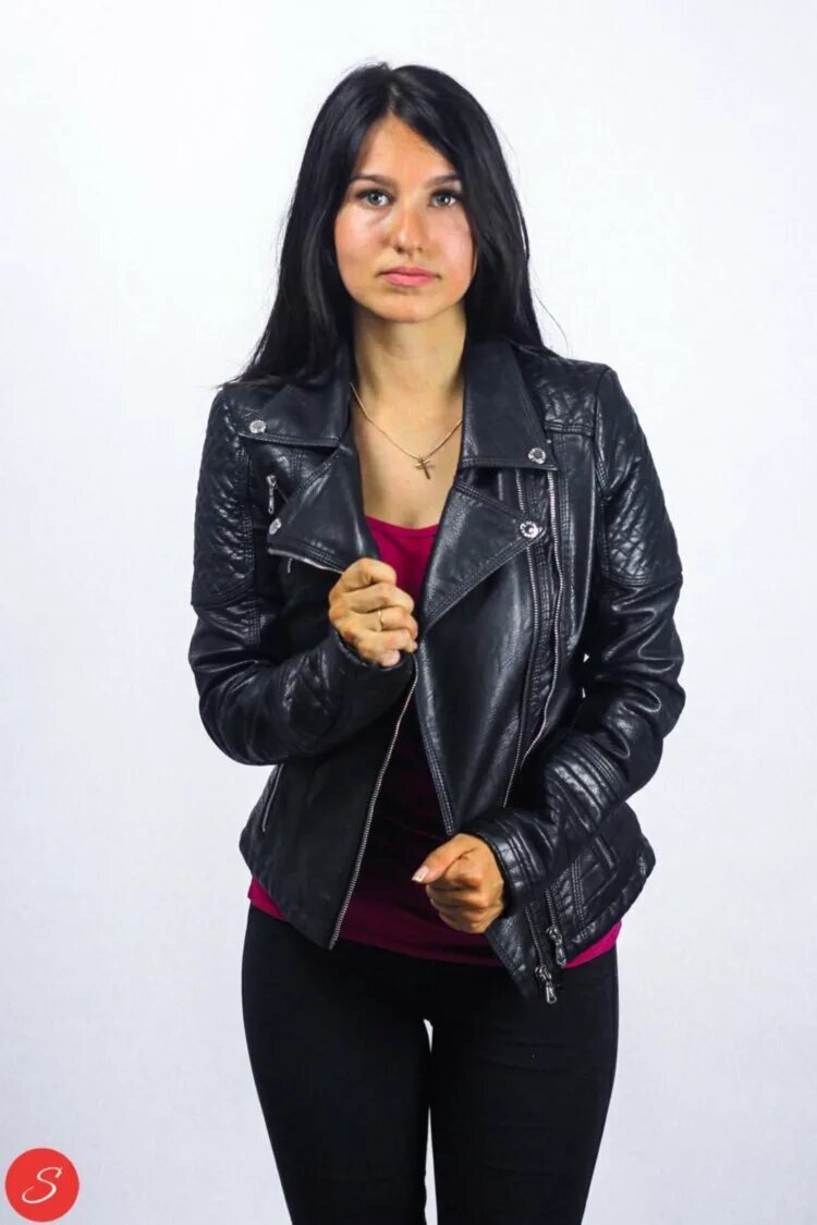 Кожаная куртка "rockinham" maze. Бифри косуха куртка. Кожаные куртки 48. Кожанка tom farr. Каляев косуха женская кожаная.