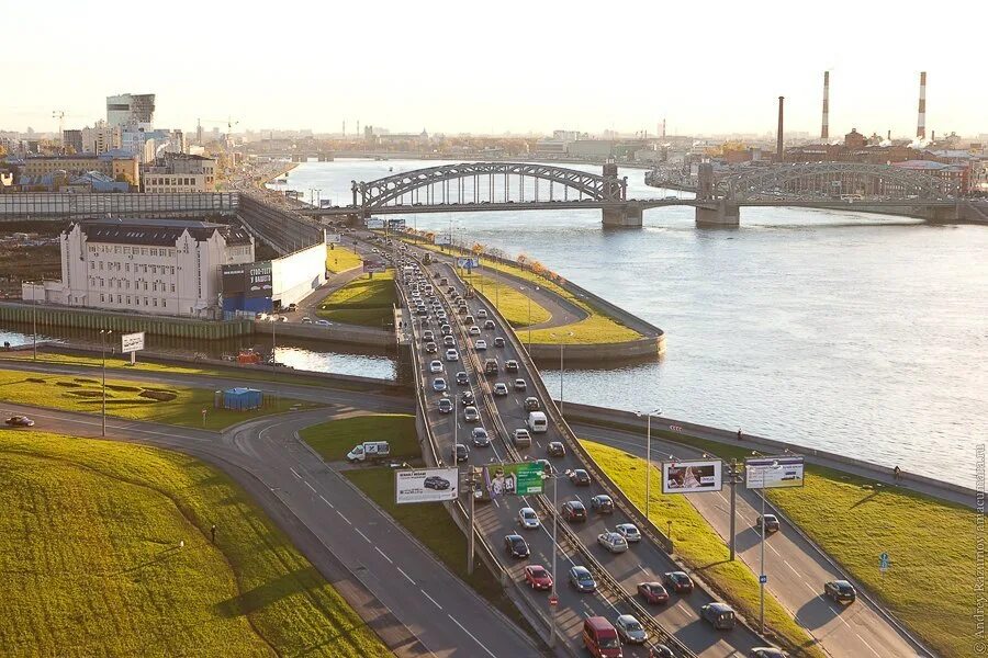 4 (гостиница "охтинская"). какая организация была на тульской у охтинского моста. свердловская набережная охта. гостиница охтинская санкт-петербург на большеохтинском проспекте. охтинская гостиница санкт-петербург.