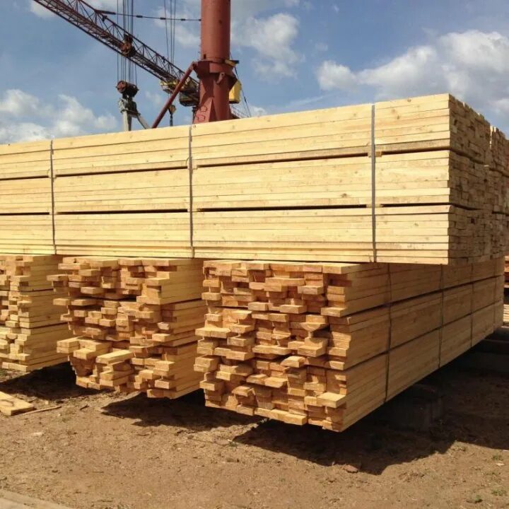 Пиломатериалы брус доска. Брус строительный. Брус (пиломатериал). Стройматериалы дерево. Стройматериалы из дерева.