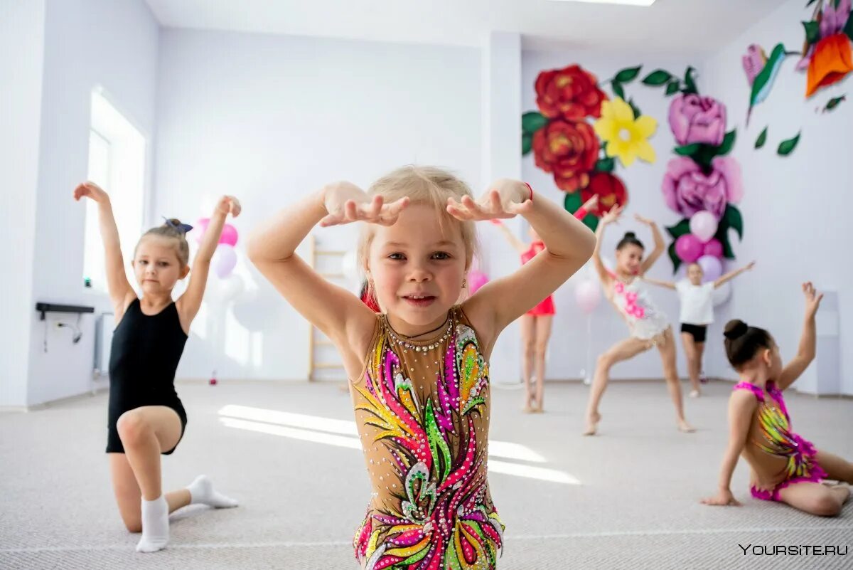 Хореографические упражнения. Танцы гимнастика. Занятия по хореографии. Гимнастика хореограф. Хореография растяжка.